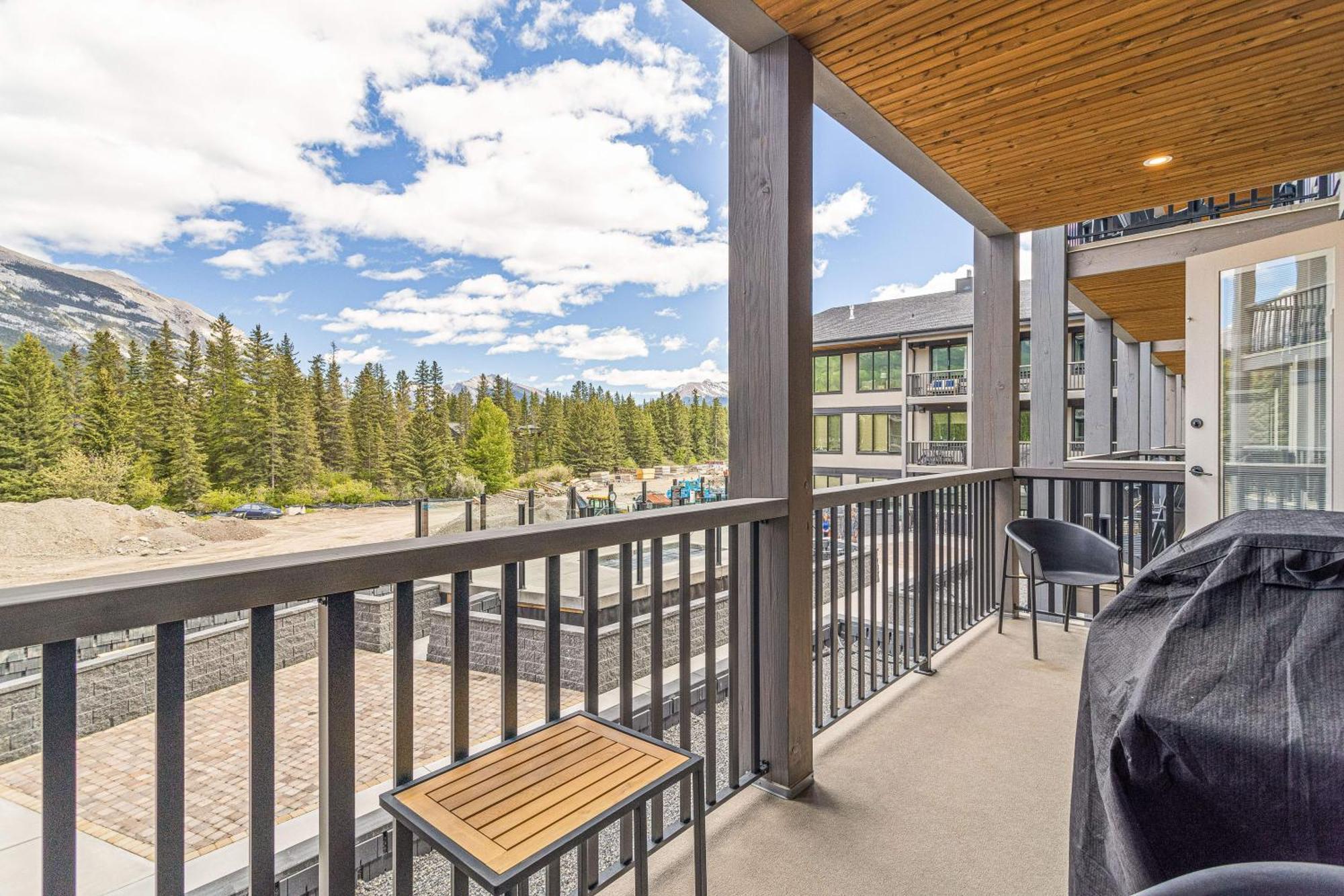 Spring Creek Vacations Aparthotel Canmore Buitenkant foto